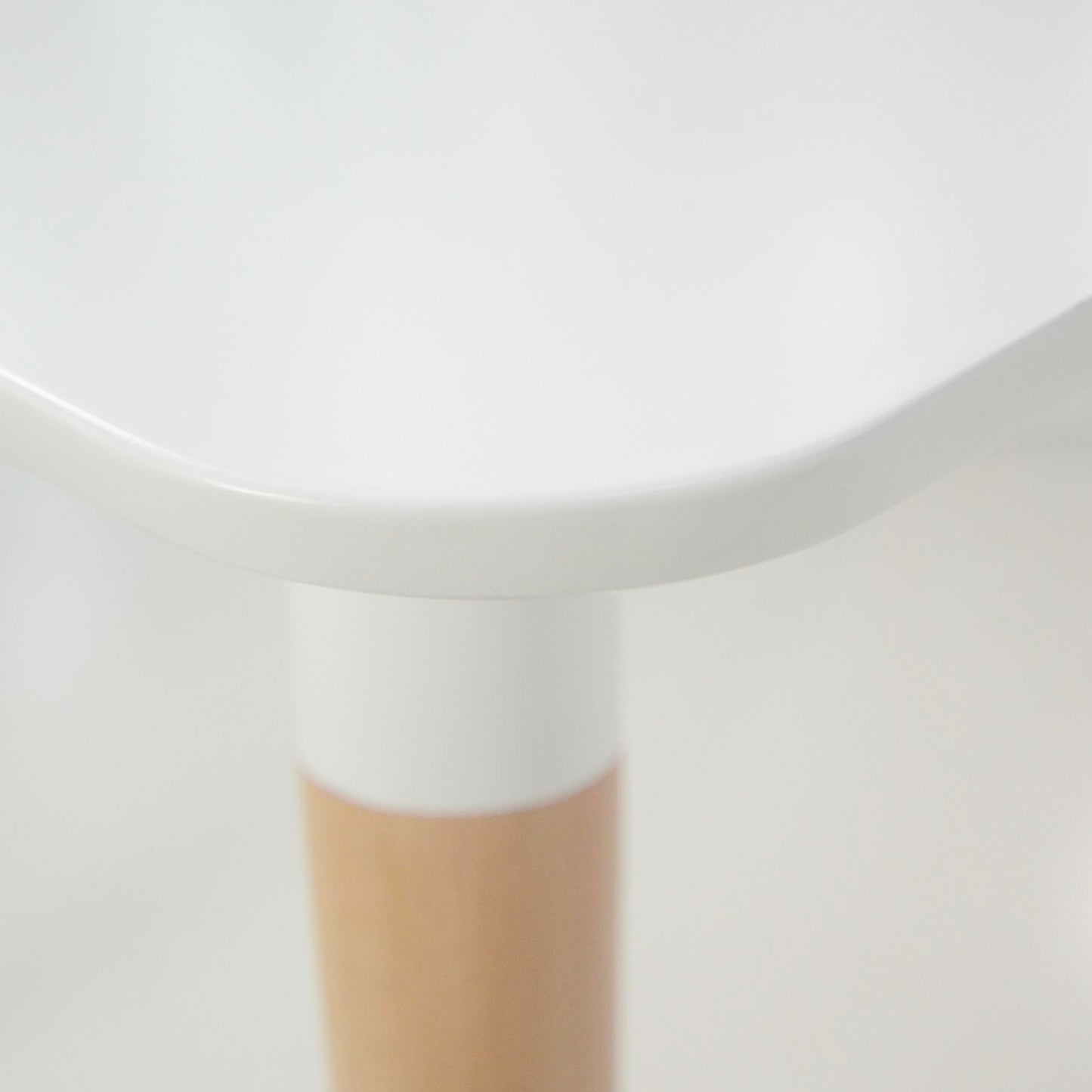 Contemporary White Dining Table and Chairs - PEIYITAO FURNITURE